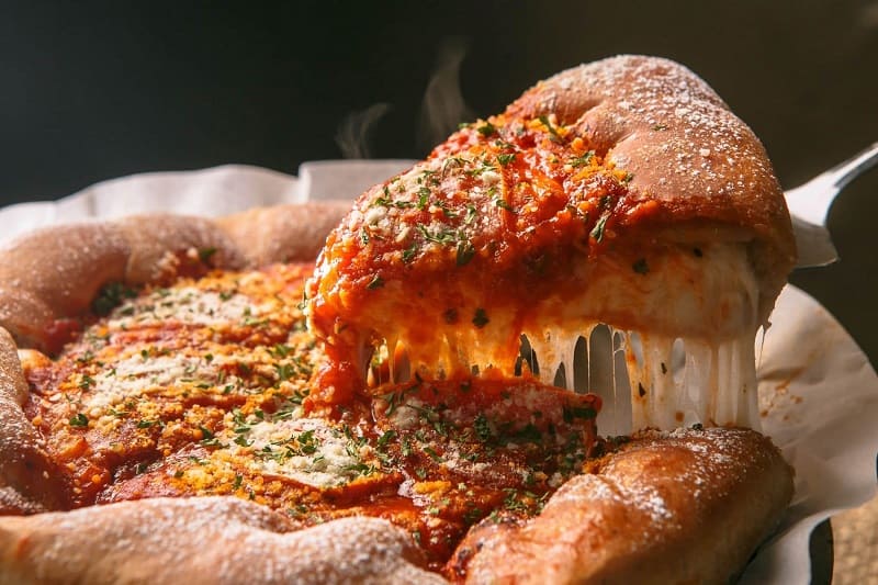 calorías que tienen una pizza estilo Chicago
