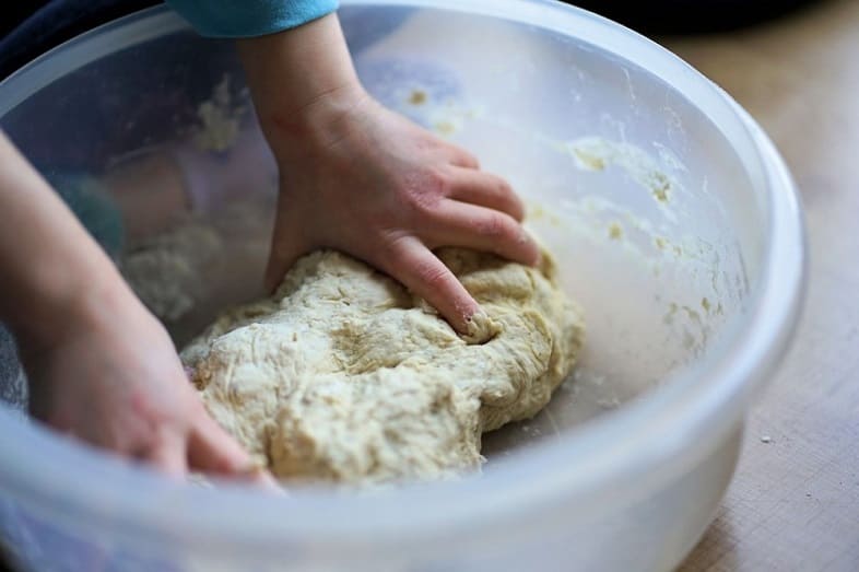 Preparación de la masa para pizza estilo Chicago