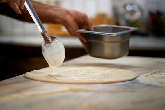 La influencia de la hidratación en la textura final de la pizza